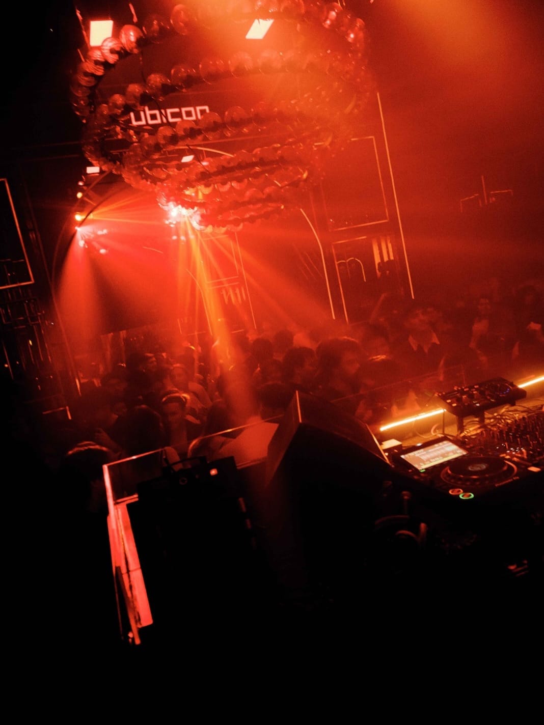 How to Book a VIP Table at Madrid Nightclubs